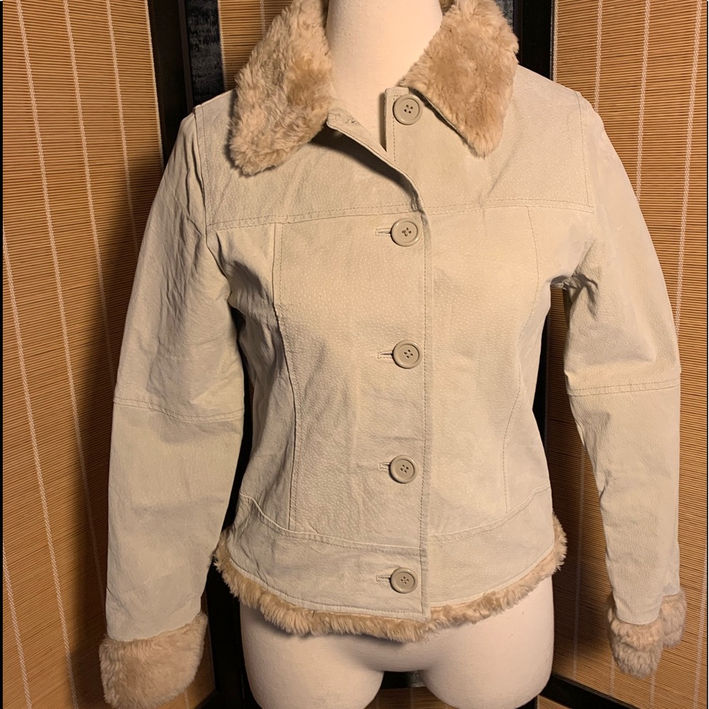 New suede and faux fur trimmed jacket. Sz Large